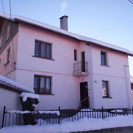 Guest House Ahp Mala Tsŭrkva エクステリア 写真