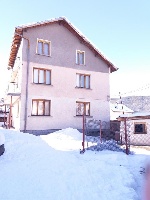 Guest House Ahp Mala Tsŭrkva エクステリア 写真