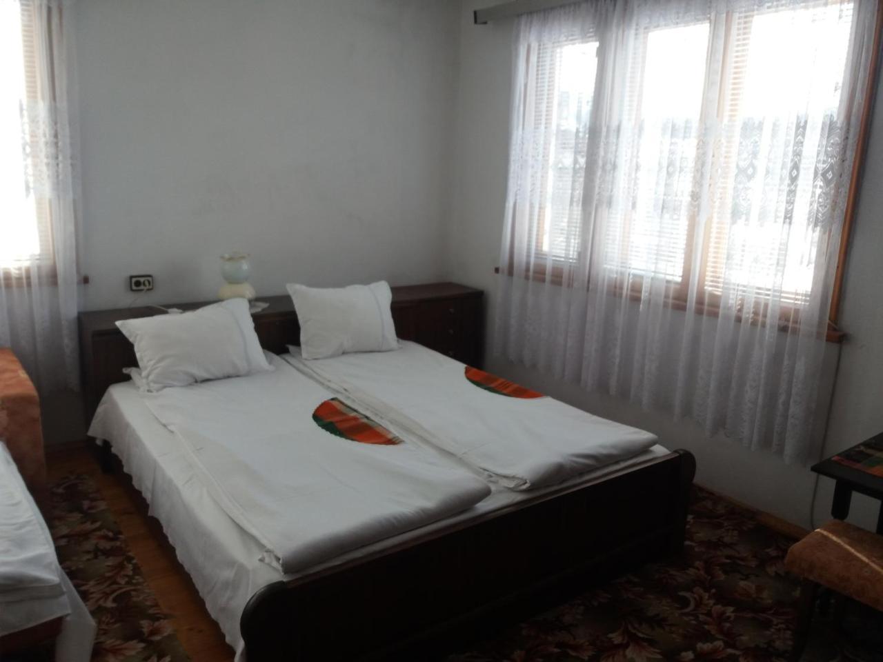 Guest House Ahp Mala Tsŭrkva エクステリア 写真
